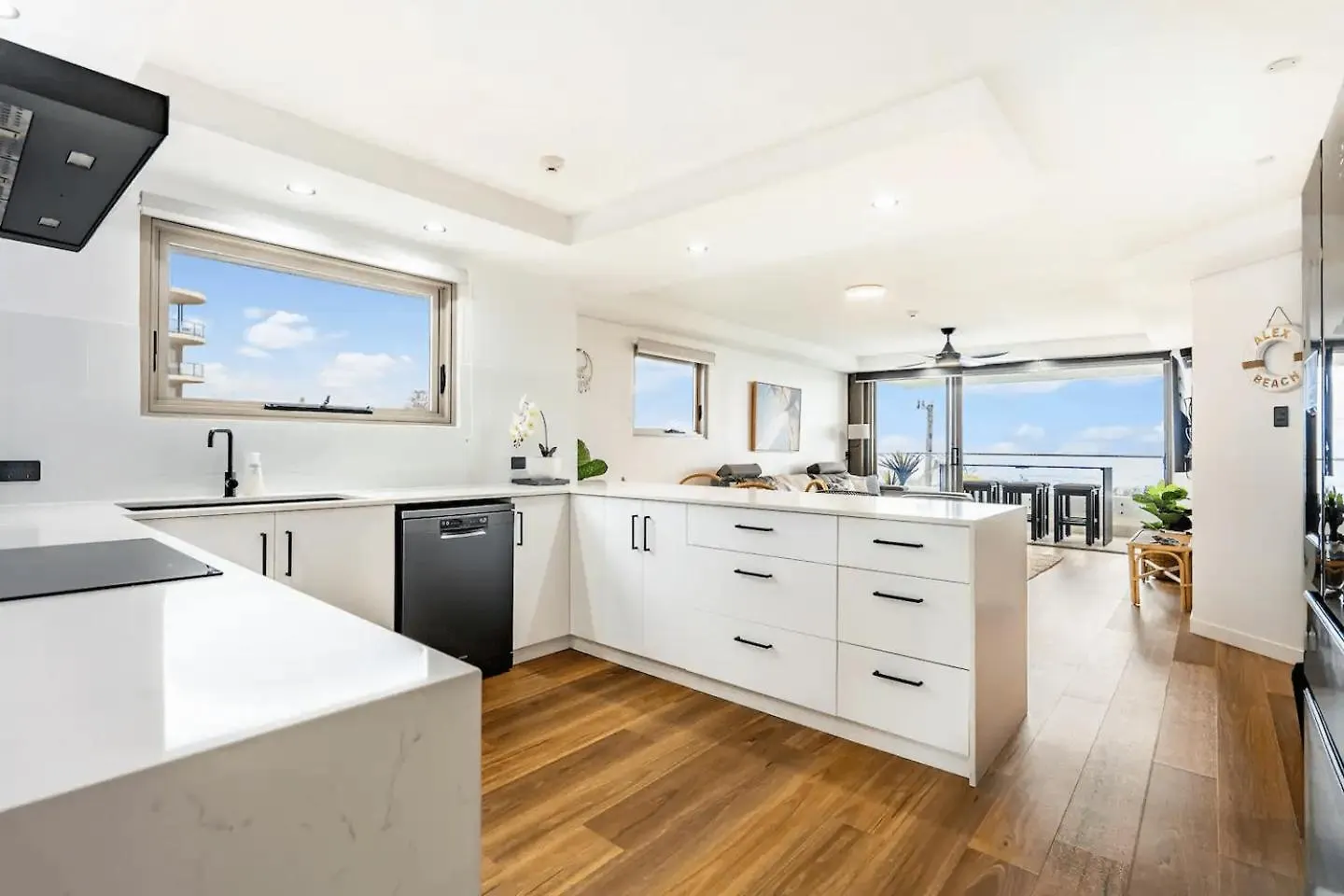 Shara Stunning Ocean Views And Modern Comfort Alexandra Headland 0*,